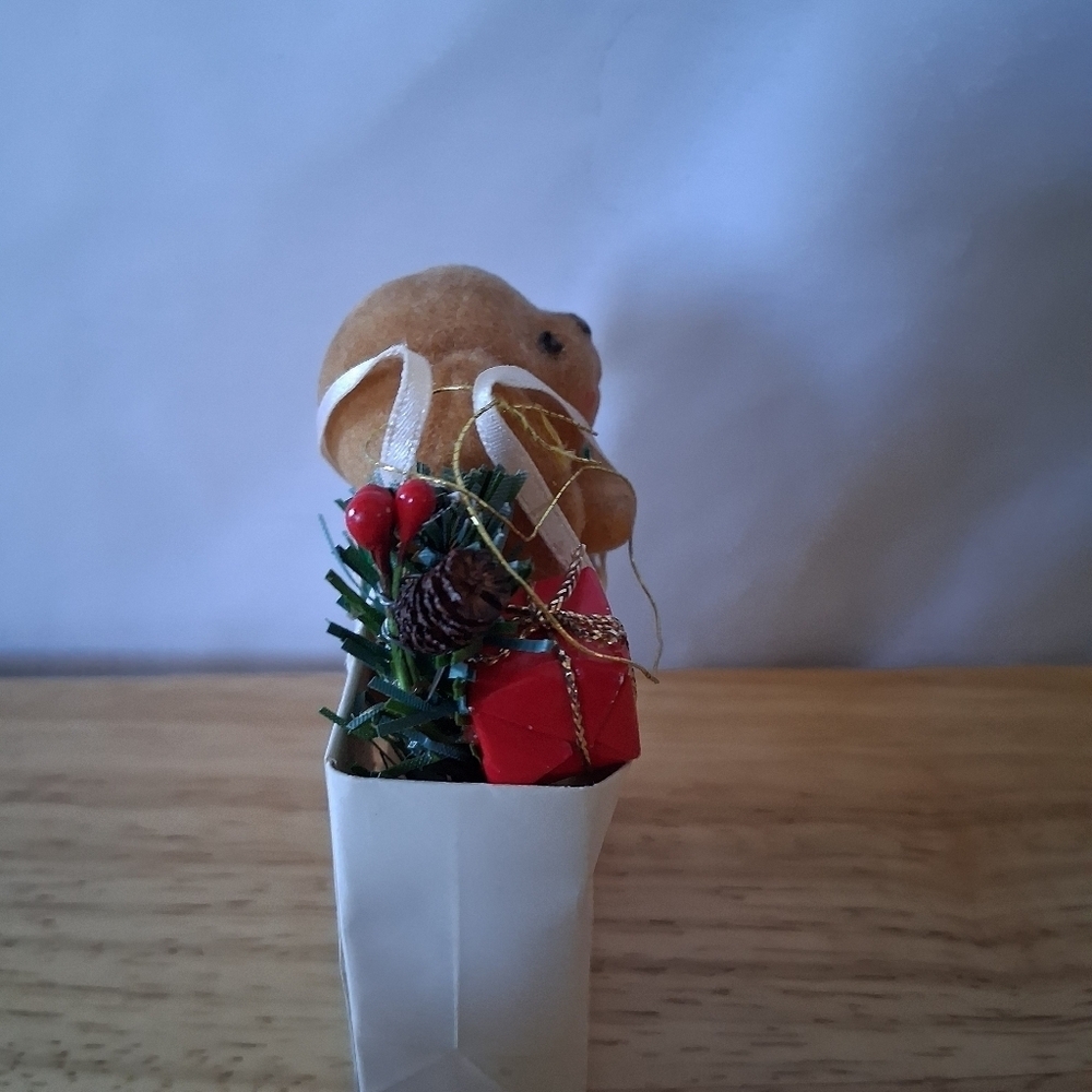 Avon Festive Plush Dog Gift Bag With Presents - Picture 4 of 6